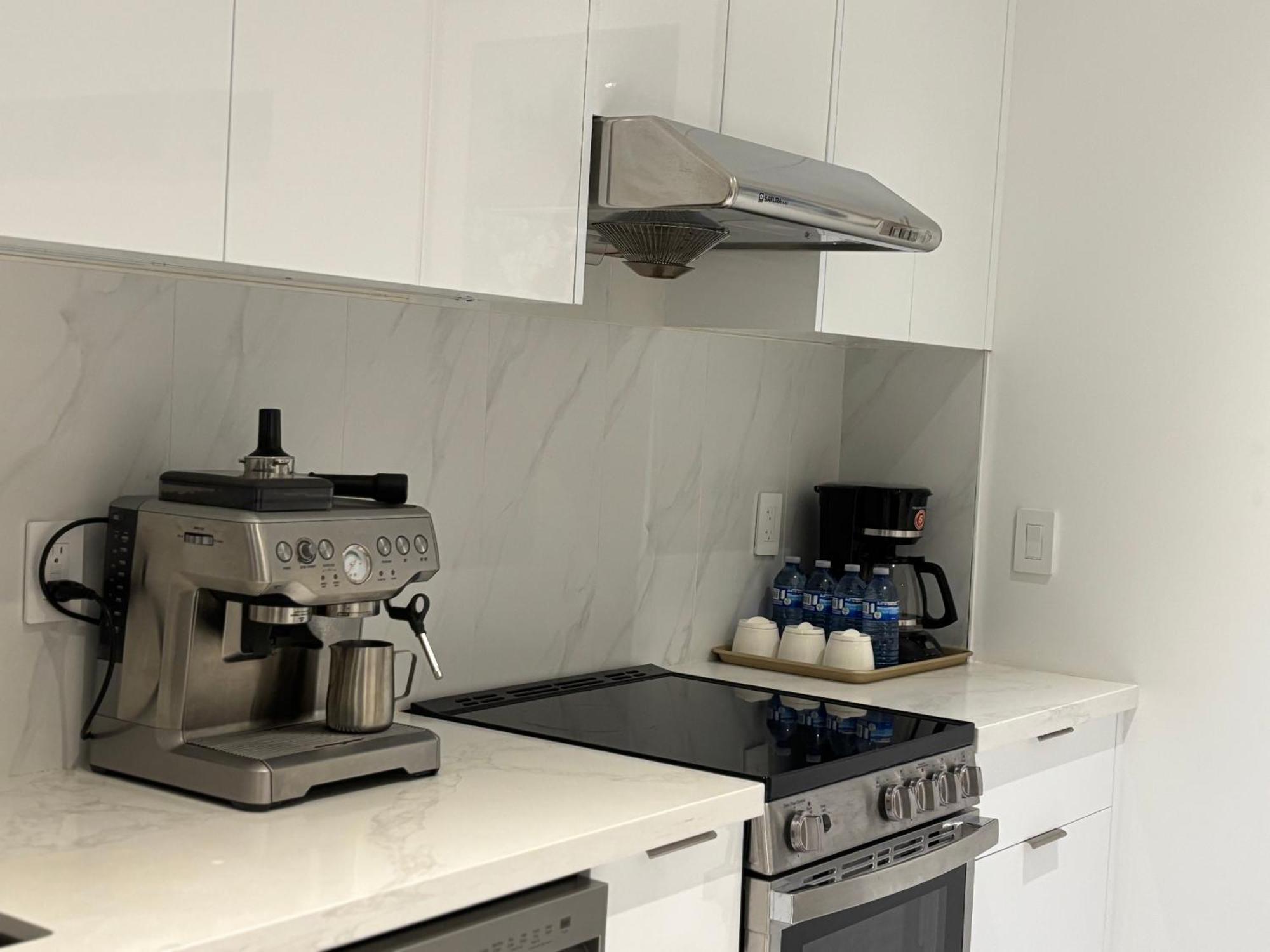 Cozy Family Suite In Vancouver Near Ubc ภายนอก รูปภาพ